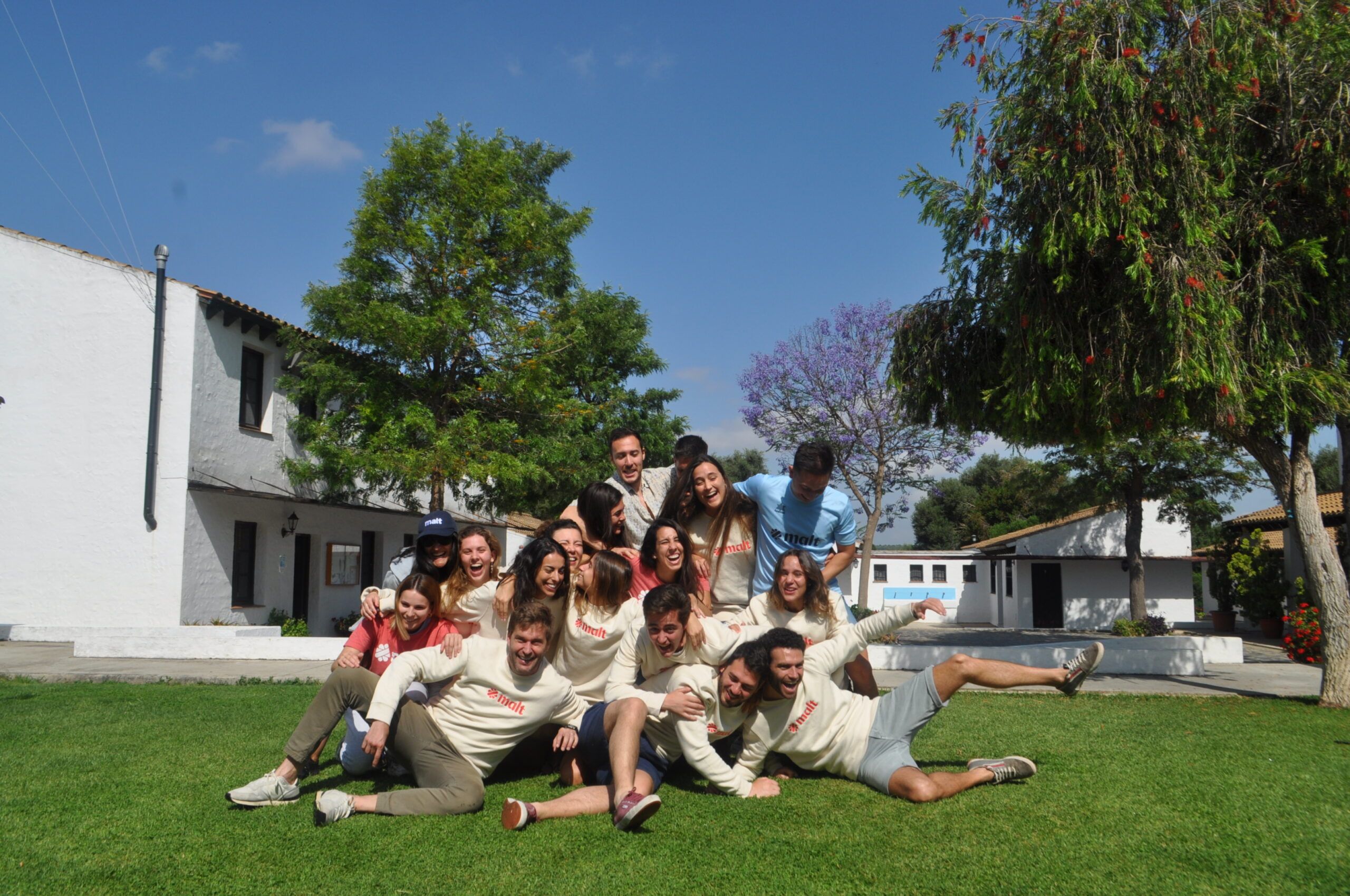 team retreats cadiz team picture in nature 